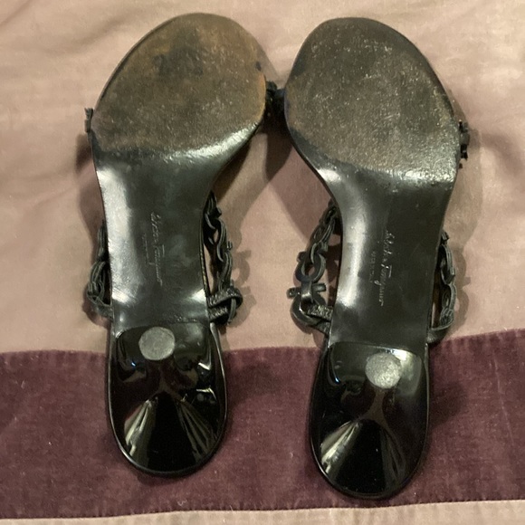 Salvatore Ferragamo kitten heel leather patent vinyl sandals Black size 8 - Picture 4 of 11